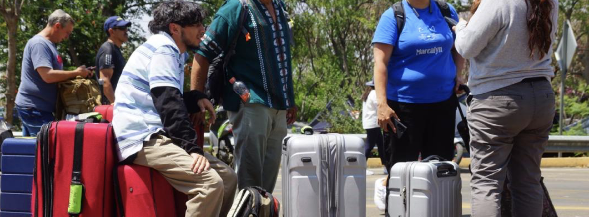 Cierra y suspende vuelos aeropuerto de Oaxaca por bloqueo de maestros de la Sección 22 del SNTE